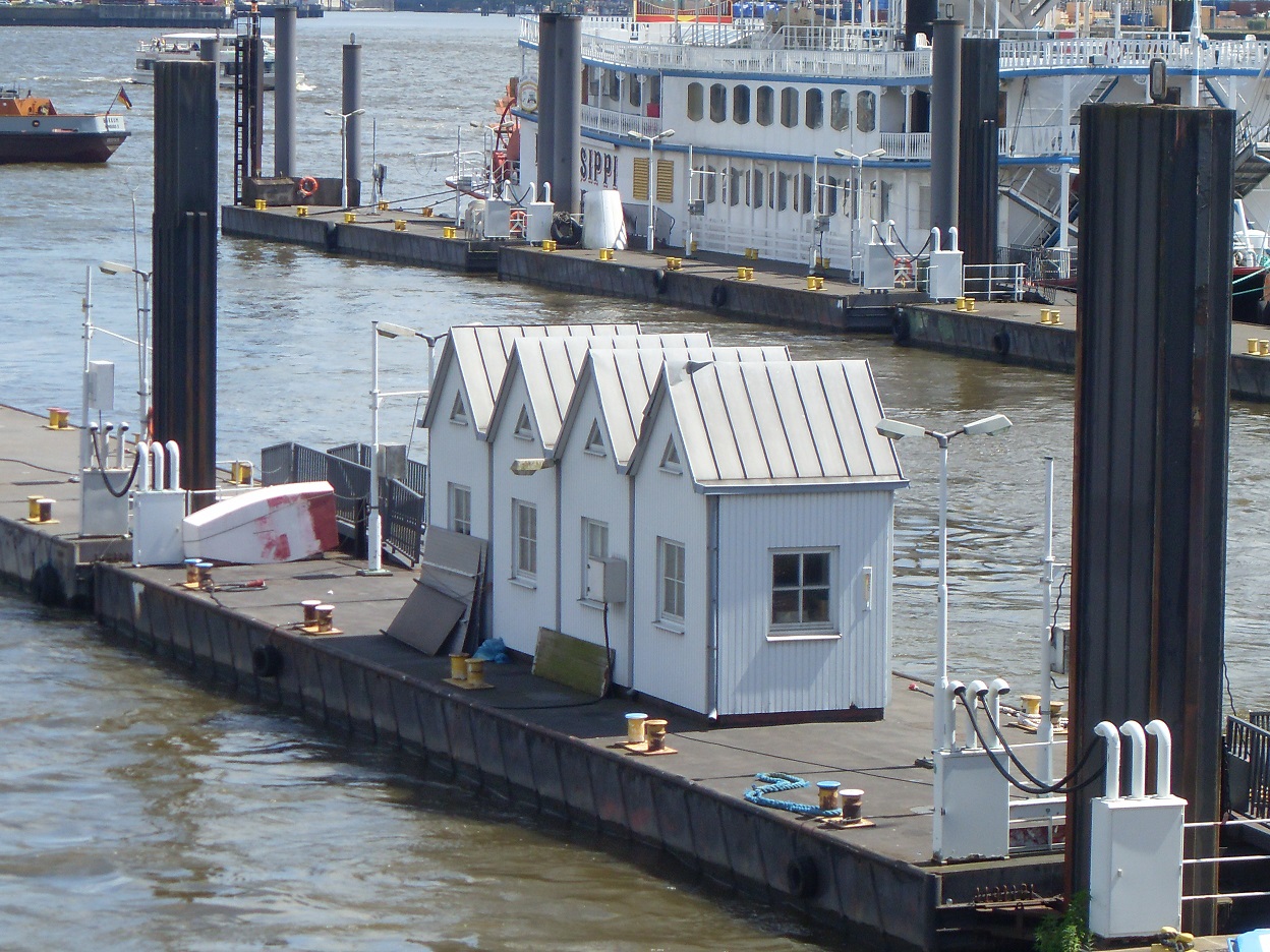 HaeuschenAufPonton